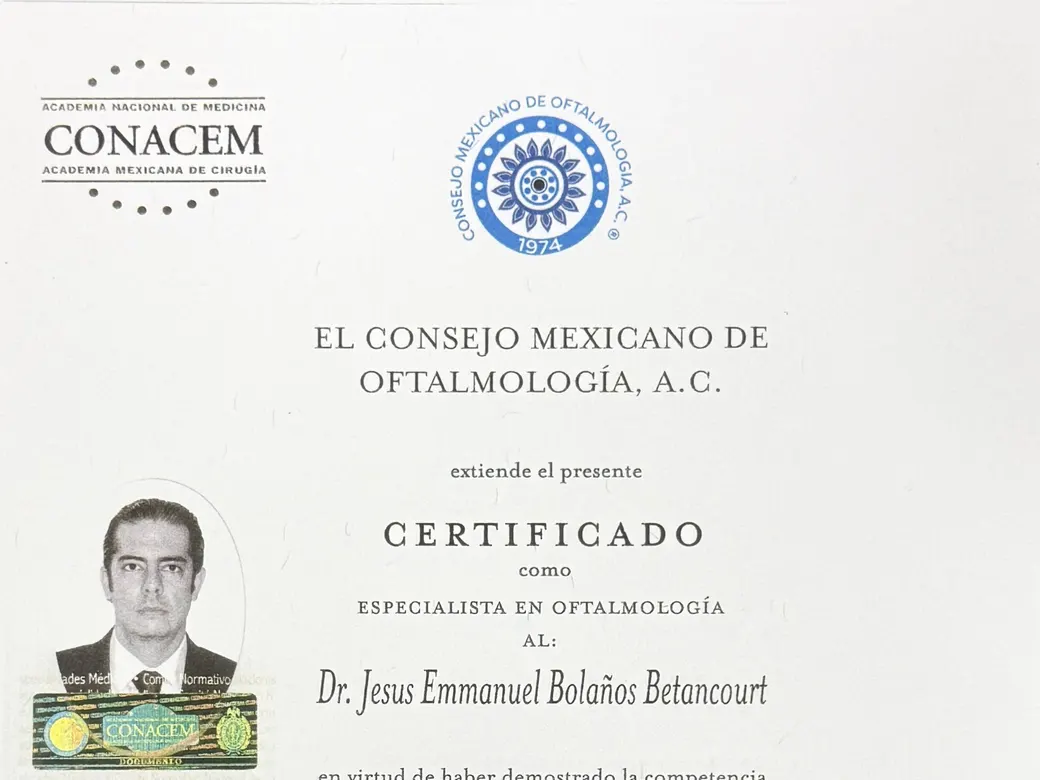 Certificado del Consejo Mexicano de Oftalmología a nombre del Dr. Bolaños